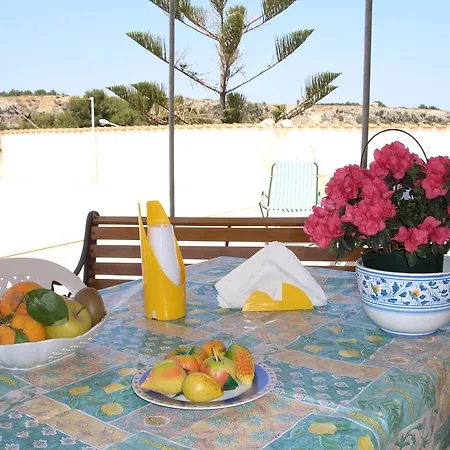 Case Vacanza Maria 산비토로카포