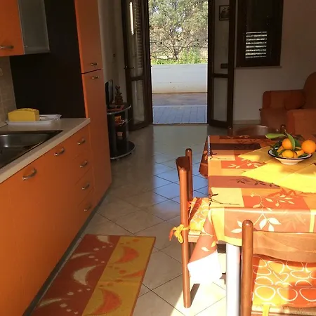 Case Vacanza Maria 펜션 산비토로카포